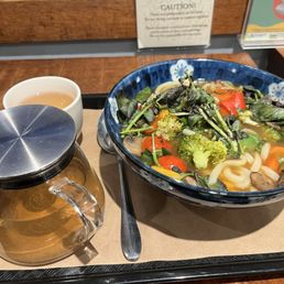 Veggie Udon Soup and Jasmine Silver Needle (white tea) Veggie Udon Soup and Jasmine Silver Needle (white tea)