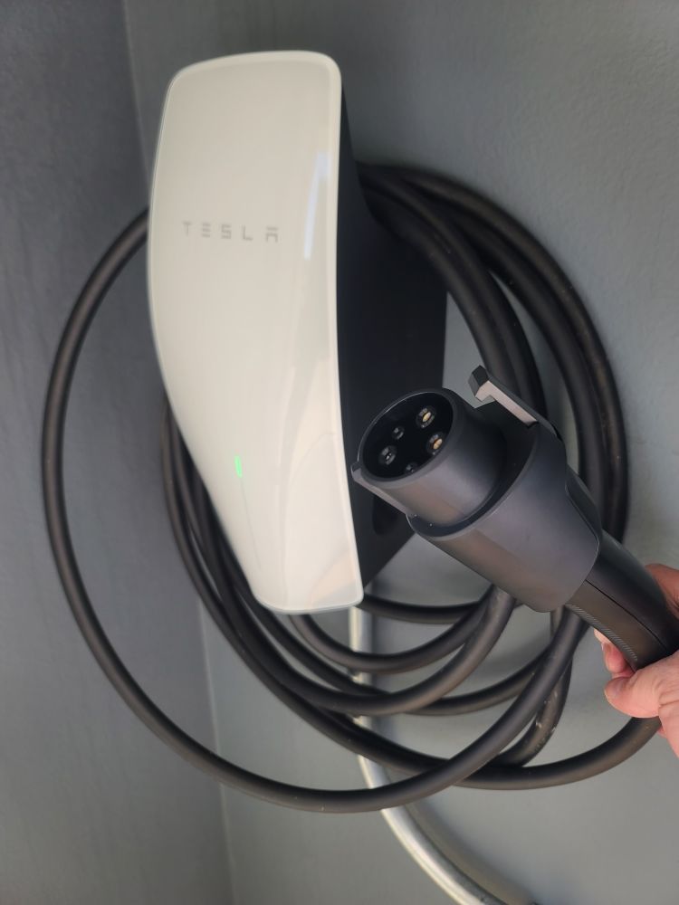 Slide of AmpZ Electrical