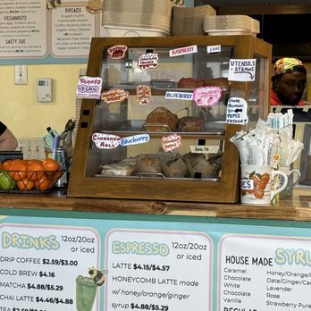 Honeycomb Cafe - Coffee & Tea Near Me - Scarborough, Maine