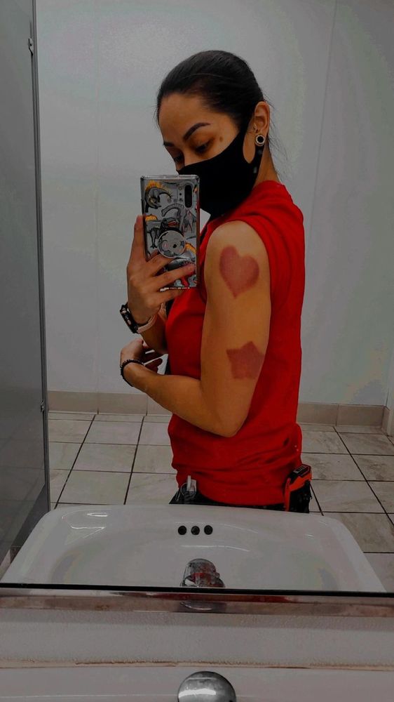 Allie's Hands On Healing Logo