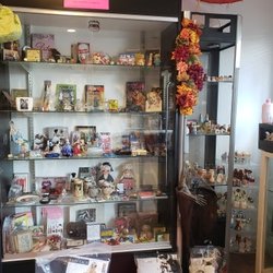 Vintage items & Salt and pepper shakers