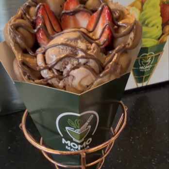 Momo Matcha - Triple Chocolate Bubble Waffle - Cafes Near Me - Norwalk, Connecticut