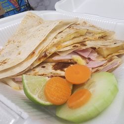 Quesadilla Hawaiiana