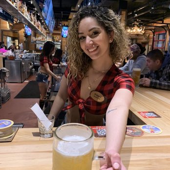 Twin Peaks - Sidney from Australia - Sports Bars Near Me - Hollywood, Florida Twin Peaks - Sidney from Australia - Sports Bars Near Me - Hollywood, Florida