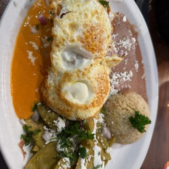 Cafe De Olla - Chilaquiles Divorciados - American Near Me - Burbank, California