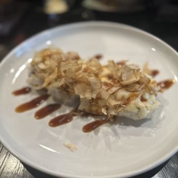 Kizuna Sushi Bistro - Dynamite Specialty Roll - Sushi Bars Near Me - Glen Ellyn, Illinois