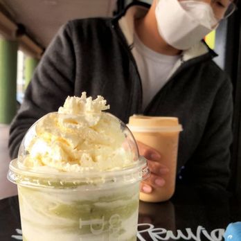 Cafe Pruvia - Matcha swirl and Spanish latte - Bubble Tea Near Me - Gardena, California