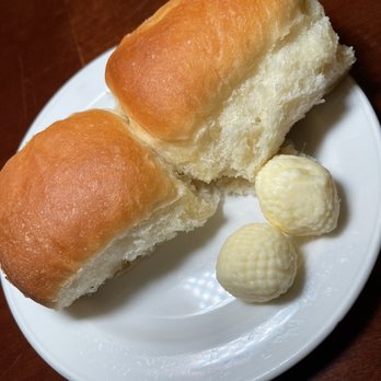 Last Hurrah - Parker house rolls - New American Near Me - Boston, Massachusetts