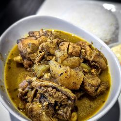 Island Mix Restaurant & Lounge - Curry Chicken