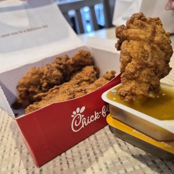 Chick-fil-A - Fast Food Near Me - Aurora, Colorado