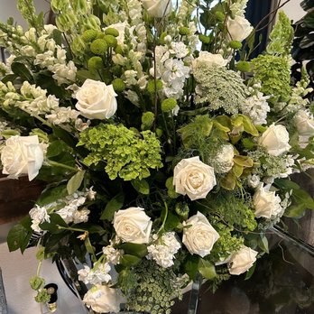 Mia's Fiore - Floral arrangements - Florists Near Me - Pomona, California Mia's Fiore - Floral arrangements - Florists Near Me - Pomona, California
