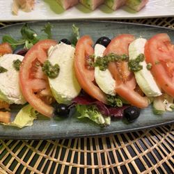 Pizza Sushi Taxi - Caprese salad