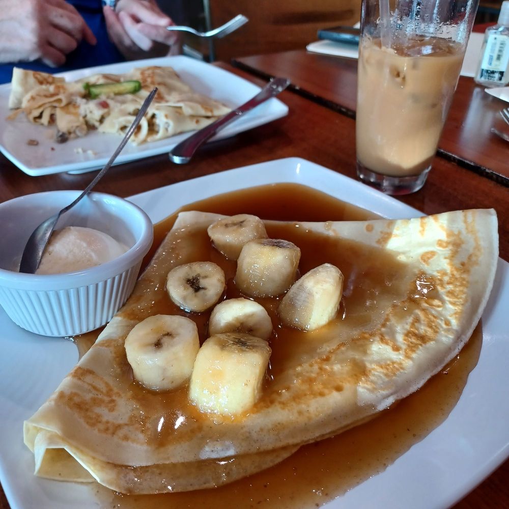 Le Fernández Café - Jamaican crepe - Breakfast & Brunch Near Me - Columbus, Indiana Le Fernández Café - Jamaican crepe - Breakfast & Brunch Near Me - Columbus, Indiana