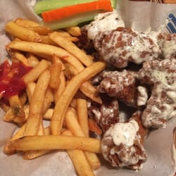 Wild Wing - Creamy dill single pound meal. Look at that sauce and crisp
