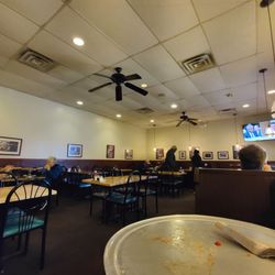 Vinny's Italian Grill and Pizza - Inside dining area