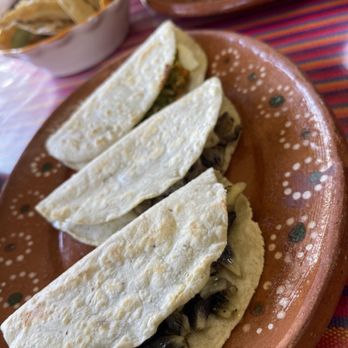 Birriería Las 9 Esquinas - Tacos de Huitlacoche, Flor de Calabaza, Campiones - Jaliscan Near Me - Guadalajara, JAL Birriería Las 9 Esquinas - Tacos de Huitlacoche, Flor de Calabaza, Campiones - Jaliscan Near Me - Guadalajara, JAL