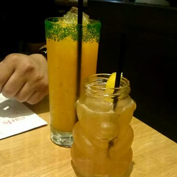 Earls Kitchen + Bar - Silly rabbit + Bee's Knees - New American Near Me - Somerville, Massachusetts