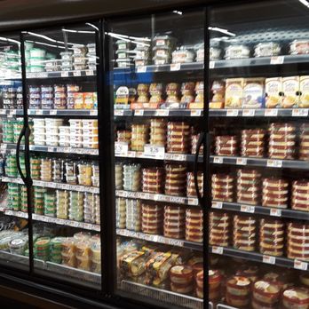 Big Y - A wide variety of hummus near the deli - Grocery Near Me - Groton, Connecticut