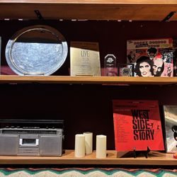 Circle Theatre - Decor