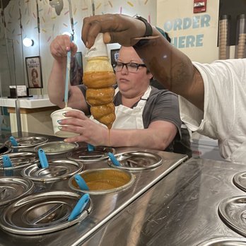 Simons Says Dip This - Ice Cream & Frozen Yogurt Near Me - Durham, North Carolina