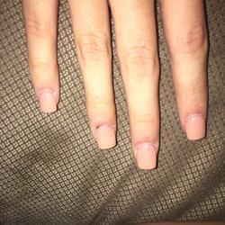 Nichole's Nail Spa - The cut on my sisters finger