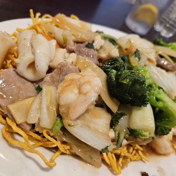 Lam's Chinese Restaurant - Cantonese Style House Special Chow mein - Chinese Near Me - Bakersfield, California Lam's Chinese Restaurant - Cantonese Style House Special Chow mein - Chinese Near Me - Bakersfield, California
