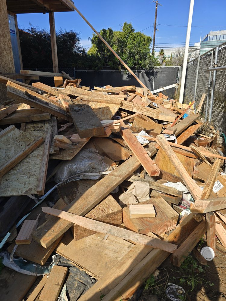 Slide of Munoz Hauling