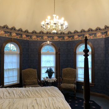 Apple Crest Inn - Bed & Breakfast Near Me - Gentry, Arkansas