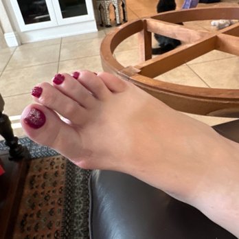 Friendly Nails & Spa - Glitter ombré gel - Nail Salons Near Me - Sparks, Nevada