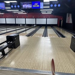 Alley Cats Entertainment - Bowling lanes