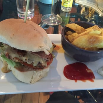 Oscars Cafe Bar - Bars Near Me - Smithfield, D Oscars Cafe Bar - Bars Near Me - Smithfield, D