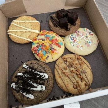 Sweet Lou’s Cookies - ordered 5 cookies and they gave an extra 1 for free! - Desserts Near Me - Waterloo, Ontario Sweet Lou’s Cookies - ordered 5 cookies and they gave an extra 1 for free! - Desserts Near Me - Waterloo, Ontario