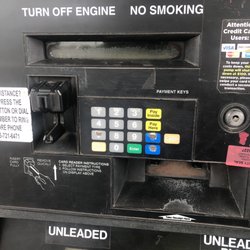 7-Eleven - Worn buttons and screens
