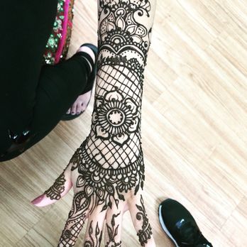 Plush Threading Lounge - $45 henna design by our henna specialist Rushi kaur. - Eyelash Service Near Me - Fort Worth, Texas Plush Threading Lounge - $45 henna design by our henna specialist Rushi kaur. - Eyelash Service Near Me - Fort Worth, Texas