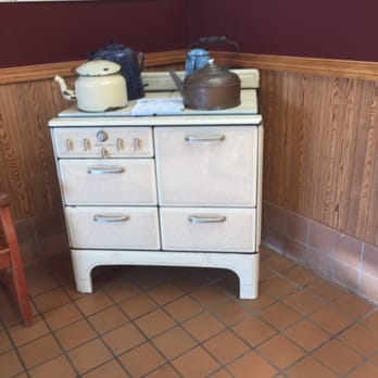 White Fence Farm - Diners Near Me - Joliet, Illinois