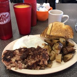 Mel's Diner - Corned beef hash with two eggs medium, sourdough AND potatoes? Helloooo diabetes!