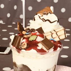 Pink Lady Café - Cup of cake