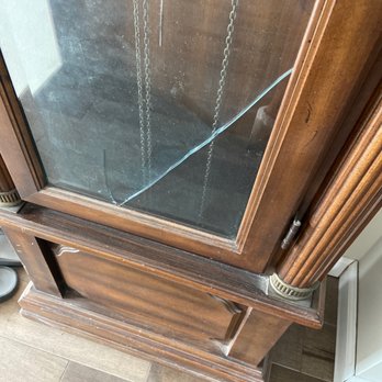 Superb Movers - Broken glass. The face was also broken and managers response, "just push it back in". - Movers Near Me - Los Angeles, California Superb Movers - Broken glass. The face was also broken and managers response, "just push it back in". - Movers Near Me - Los Angeles, California