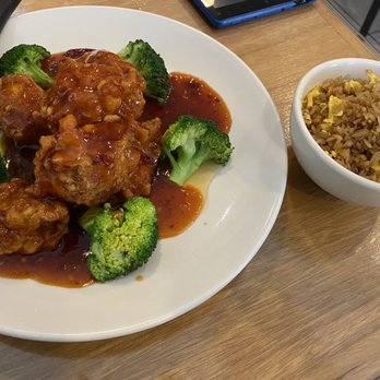 Kirin China Grill - General Tso chicken - Chinese Near Me - Spring Hill, Florida