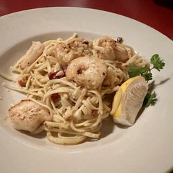 Tufulio's Restaurant - Linguini Gamberi