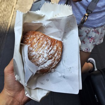 La Sfogliatella Mary - The sfogliatella riccia - Desserts Near Me - Naples, NA