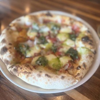 Esther's Kitchen - Margarita pizza with sourdough crust - Italian Near Me - Las Vegas, Nevada Esther's Kitchen - Margarita pizza with sourdough crust - Italian Near Me - Las Vegas, Nevada