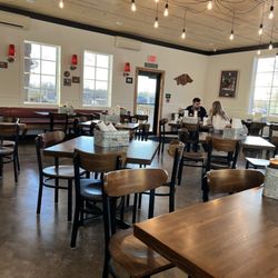Wright's Barbecue - New large indoor dinning room