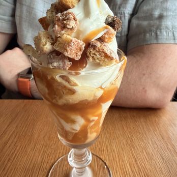 Canard - Caramelized Pineapple Sundae - Wine Bars Near Me - Portland, Oregon