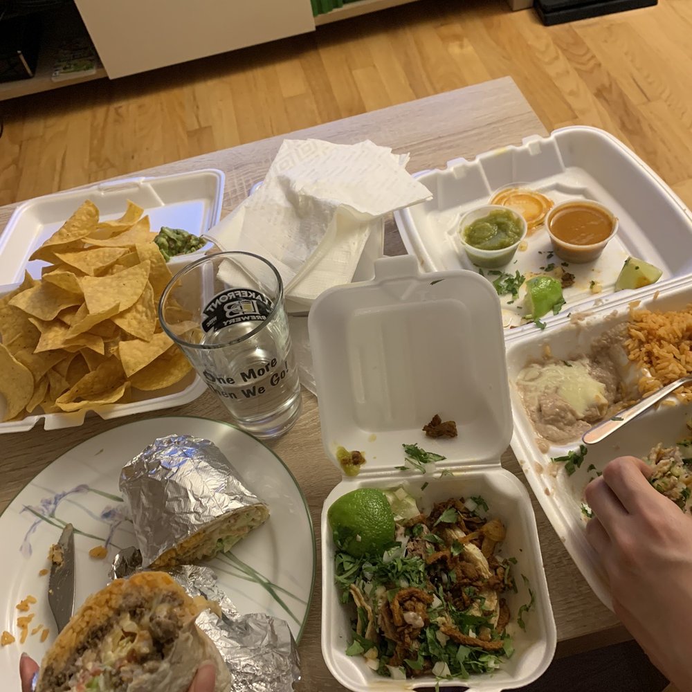 Taqueria Jalisco - Steak burrito, tacos, Chips and Guacamole - Mexican Near Me - Middleton, Wisconsin