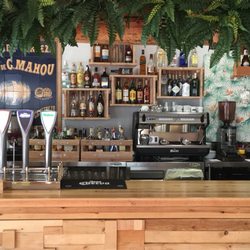 Borneo Bar - Tomarte una cerveza fría o una copa en un ambiente acogedor con excelente música
