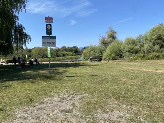 John Hendry Park (Trout Lake Park) by null