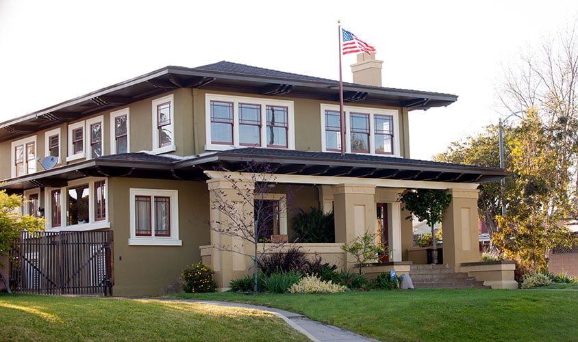 Slide of B&I Roofing