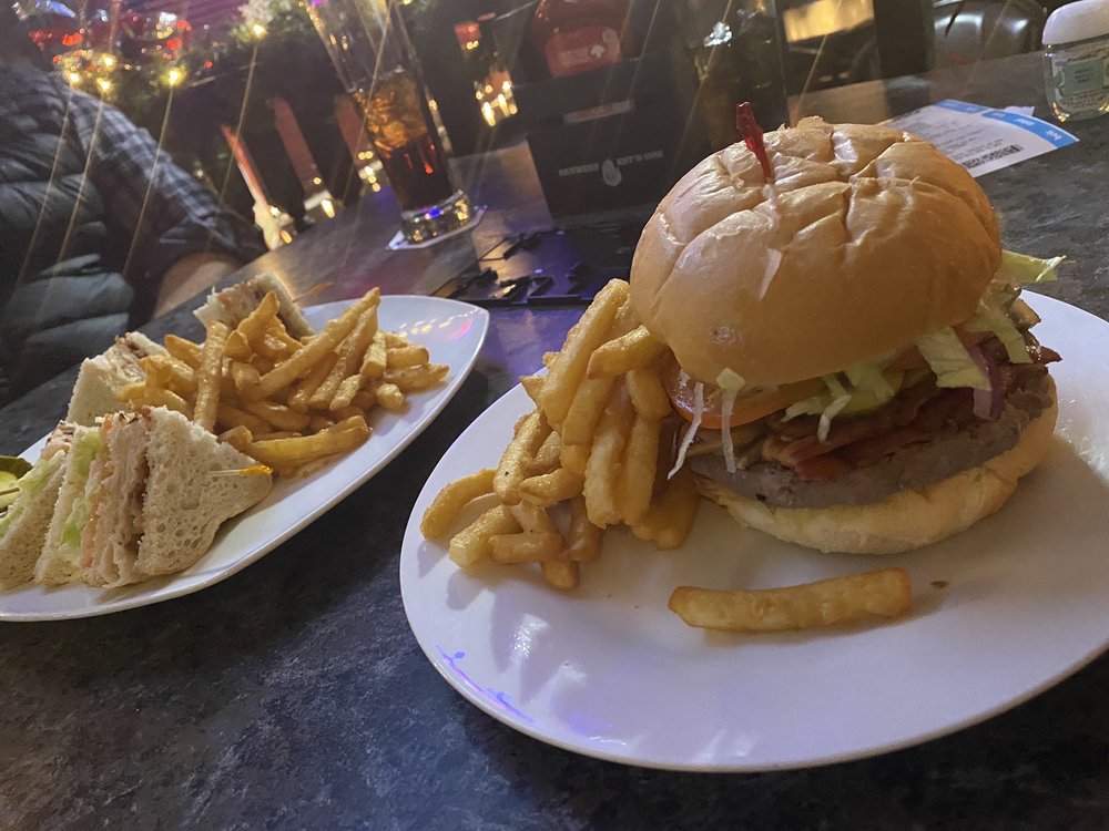 WALNUT GROVE PUB Updated September 2024 20 Reviews 20470 88 Ave