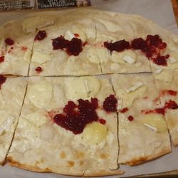Quartier 21 Gasthaus - Flammkuchen Brie